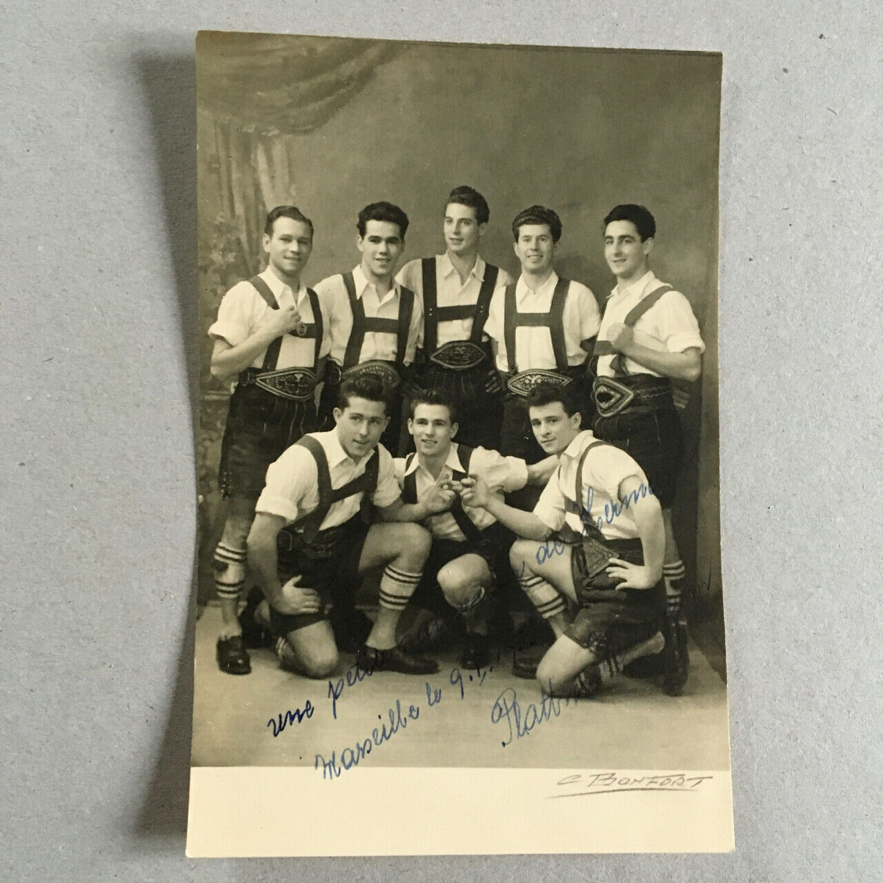 La Troupe Tyrolienne — photographie originale signée, dédicacée — 12x18 — 1956.