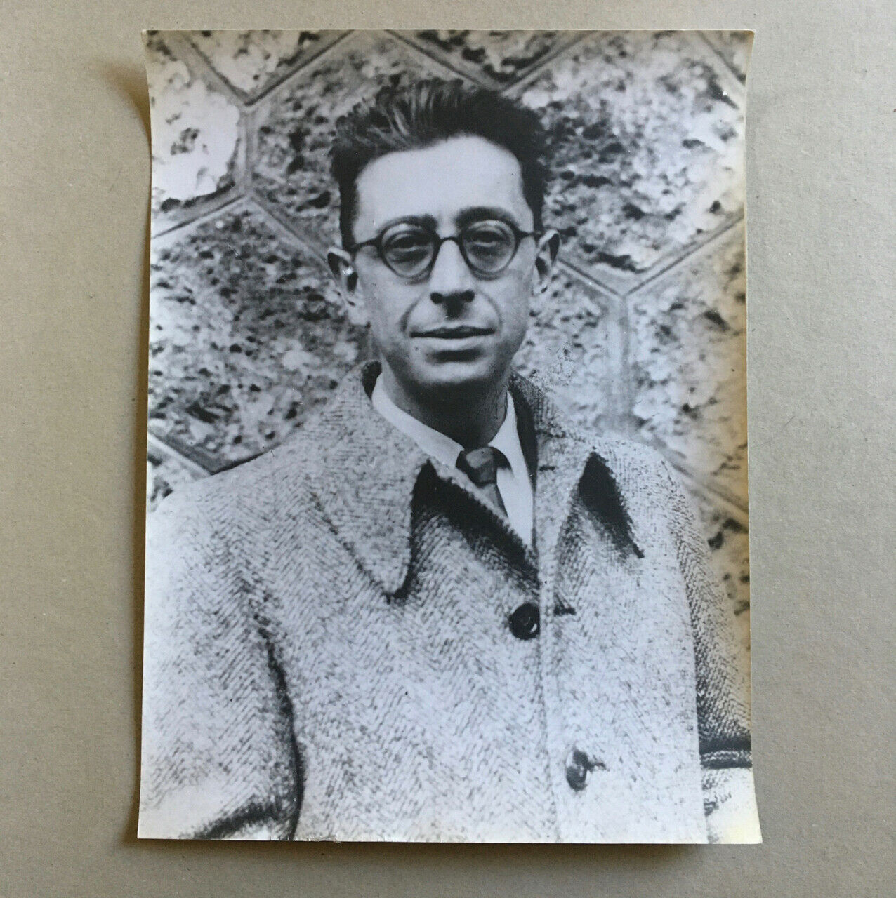 Robert Desnos dans les années 20 — grand retirage argentique — 30x40 cm.