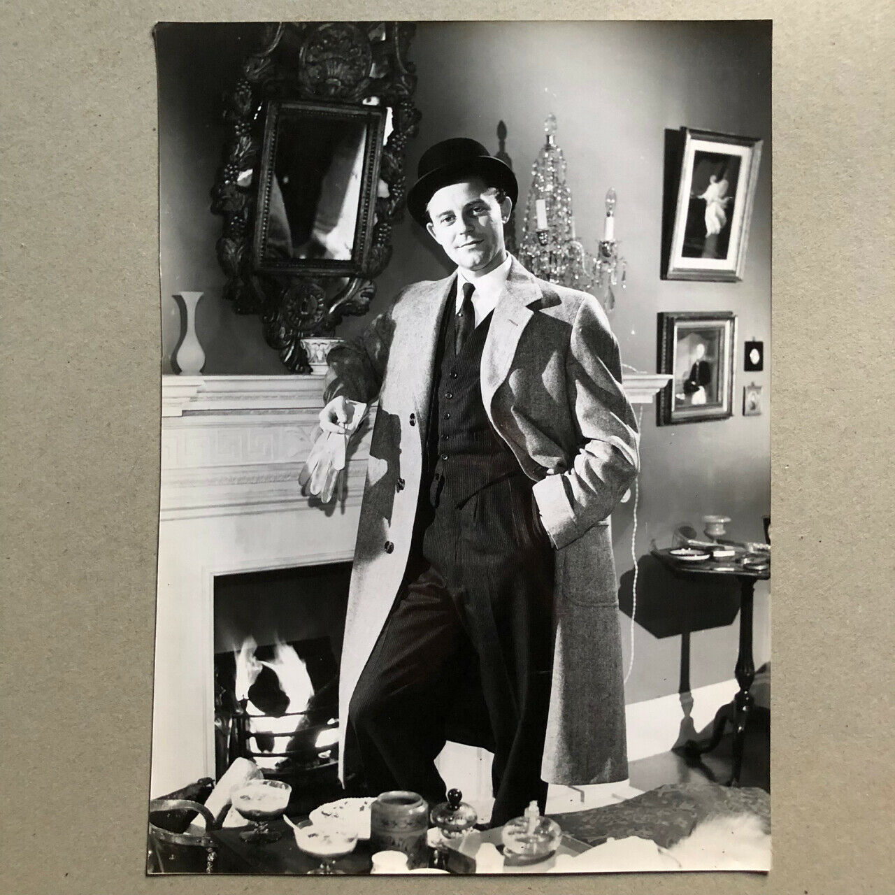 Gérard Philippe dans Monsieur Ripois — tirage argentique — 30 x 22 cm.