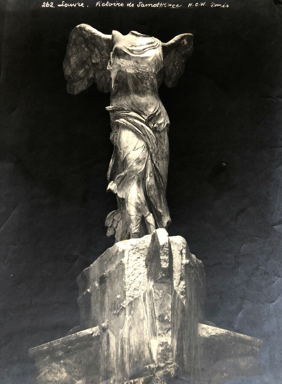Victoire de Samothrace — Louvre — H.C.W. — Paris — 24 x 30 cm. — circa 1880.