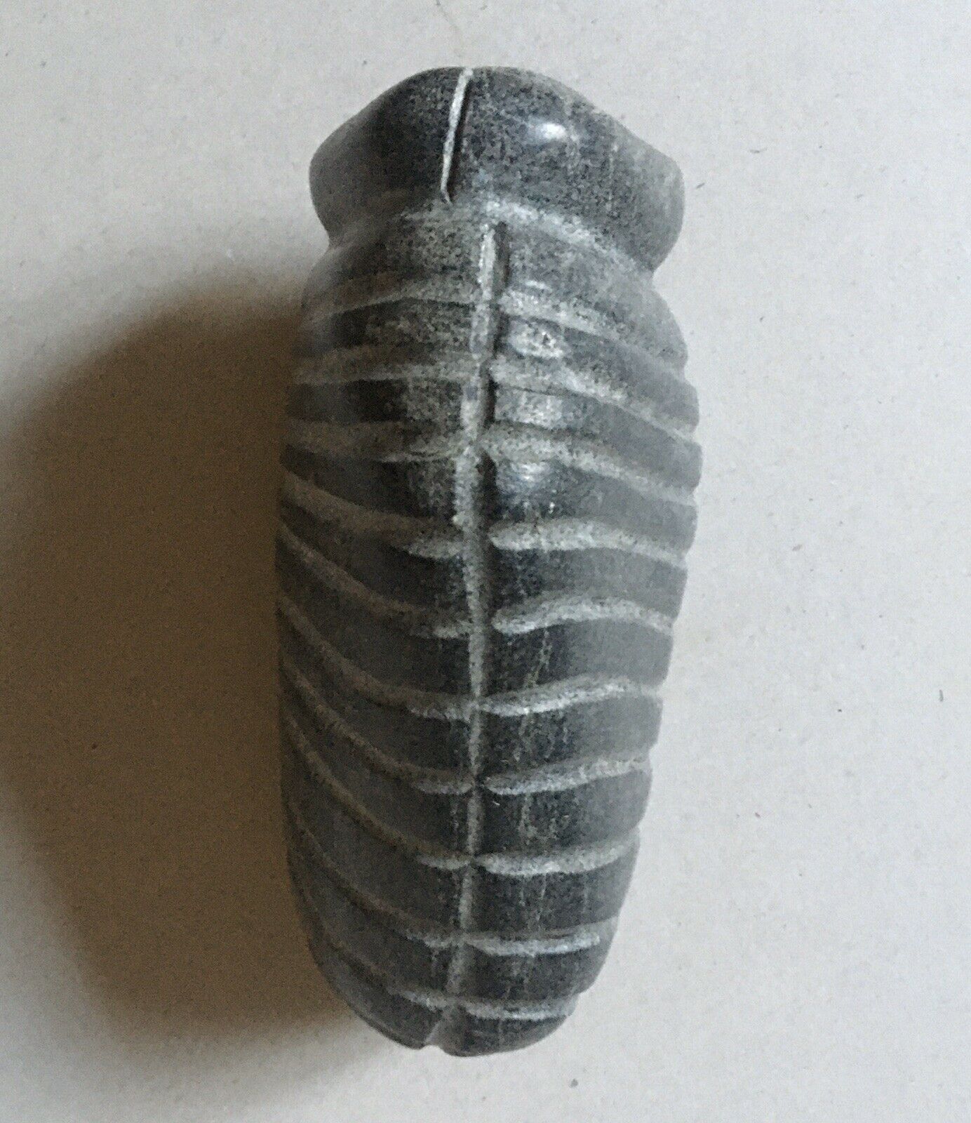 INUIT ESKIMO ESKIMO - SIGNED ANIMAL SCULPTURE UNDER THE BASE 18x10x8.5 cm.