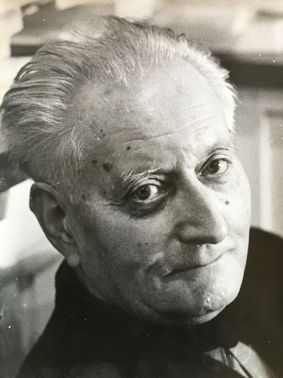 Jean Giono dans les années 60 — grand retirage argentique — 30x40 cm.