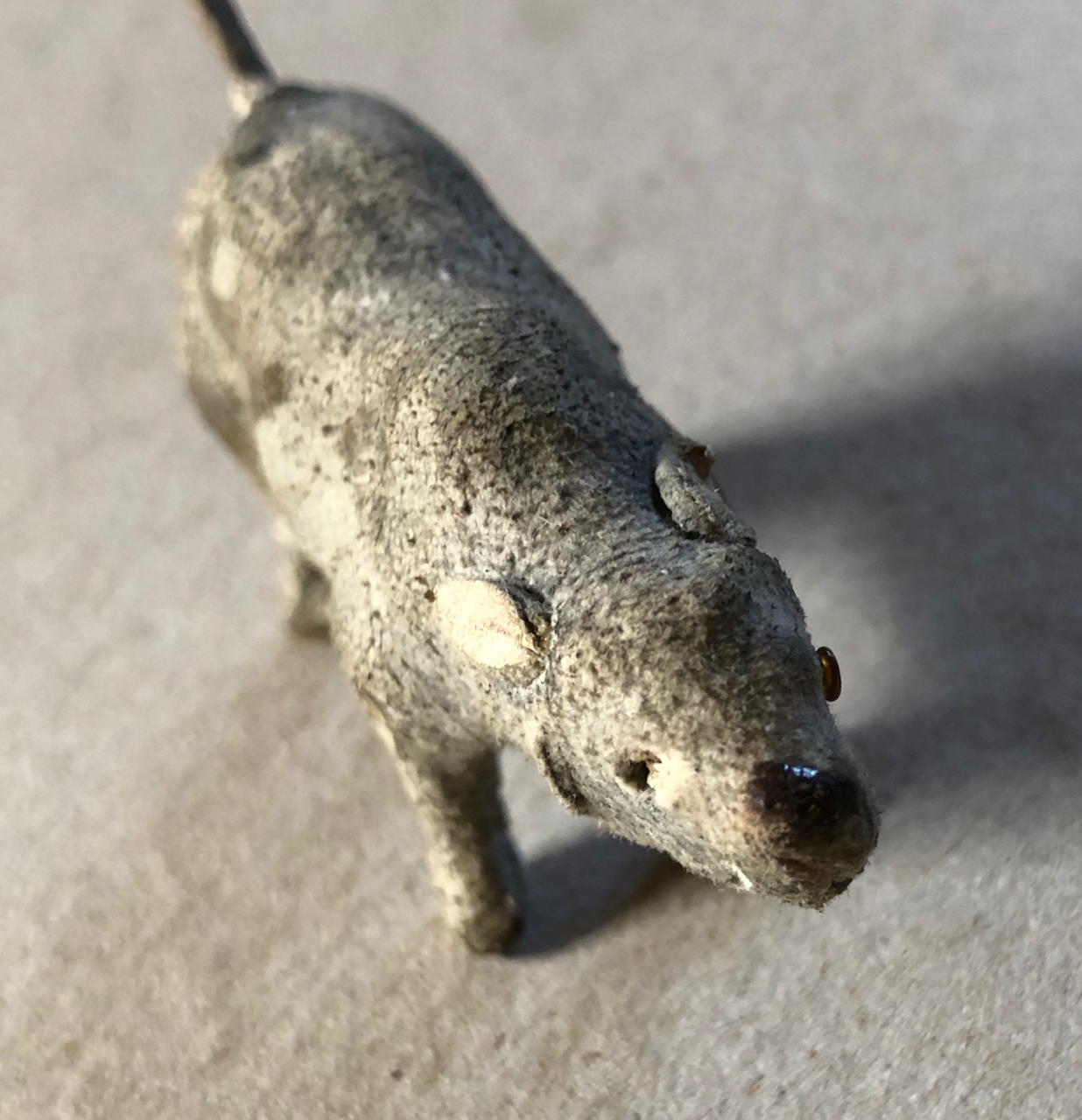 Ménagerie Napoléon III - Jouets : Animaux miniatures en bois et cuir en boîte.