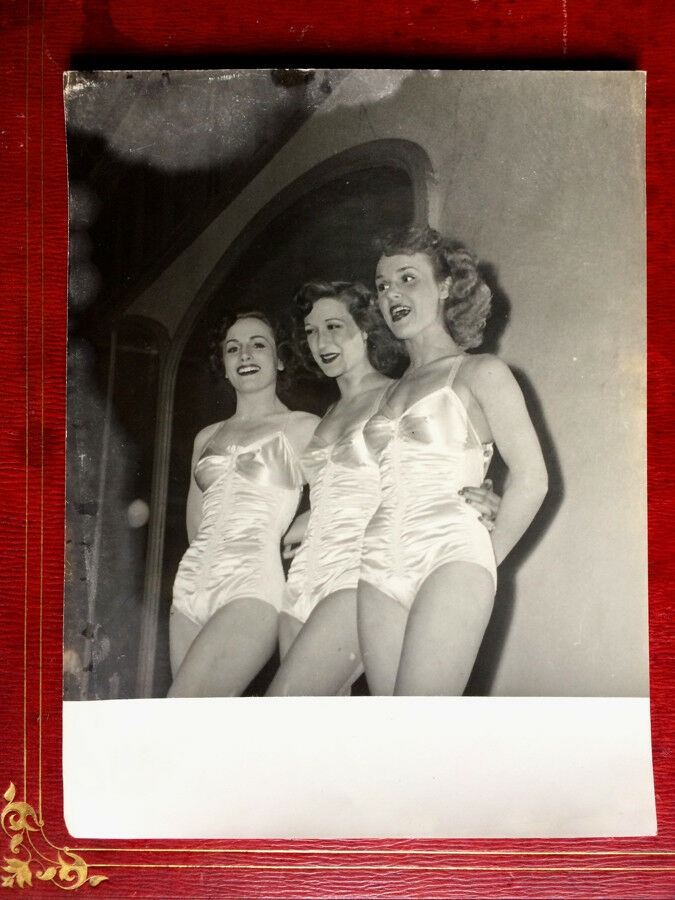 PHOTO LIDO - DANSEUSES - TIRAGE ARGENTIQUE - 18x24 - c. 1940.