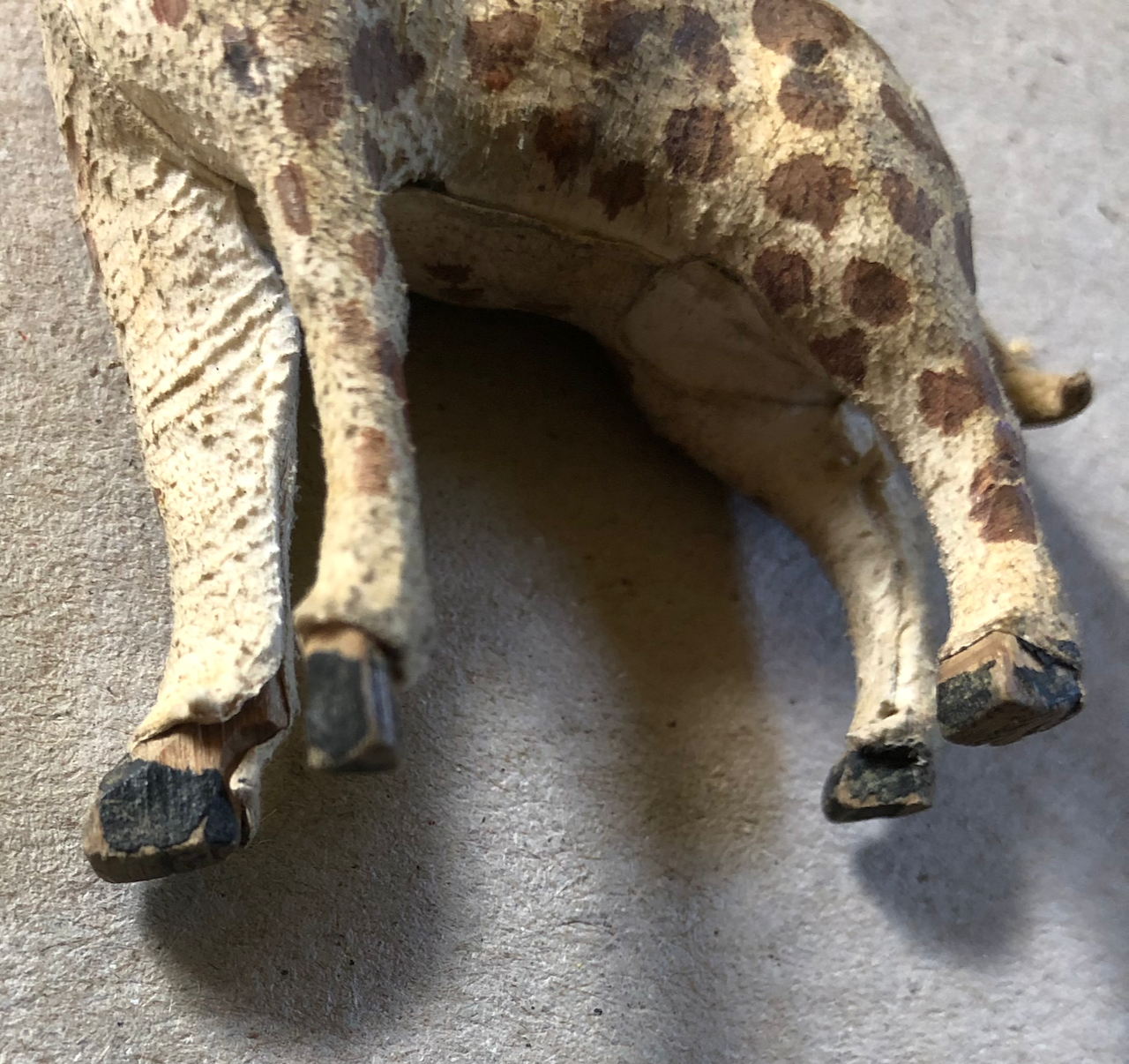Ménagerie Napoléon III - Jouets : Animaux miniatures en bois et cuir en boîte.