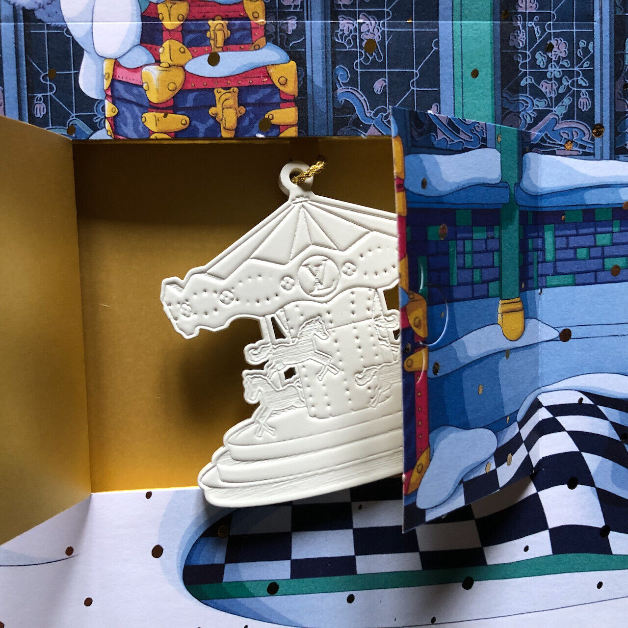 Louis Vuitton — calendrier de l 'Avent Vivienne 2022 — 24 décorations de noël .