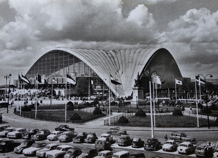 PHOTOGRAPHIE CARTE POSTALE C.N.I.T. CNIT LA DÉFENSE SALON AUTOMOBILE 1960 20x15