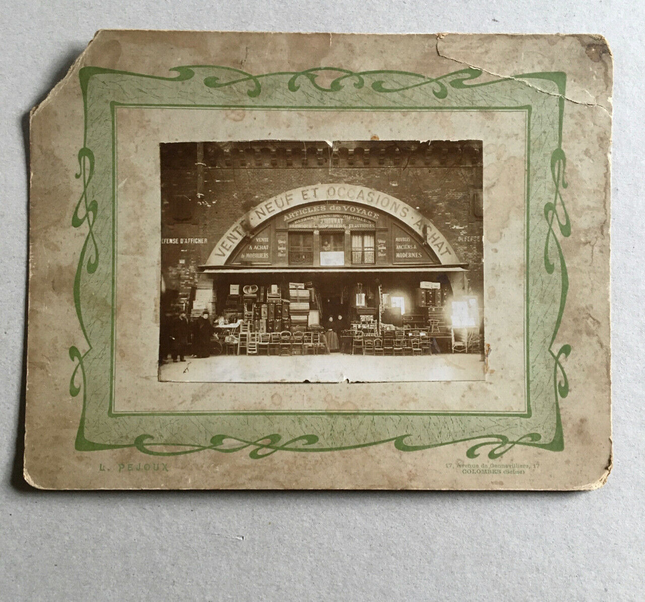 L. Pejoux — Boutique parisienne av. Daumesnil — tirage argentique — circa 1900.