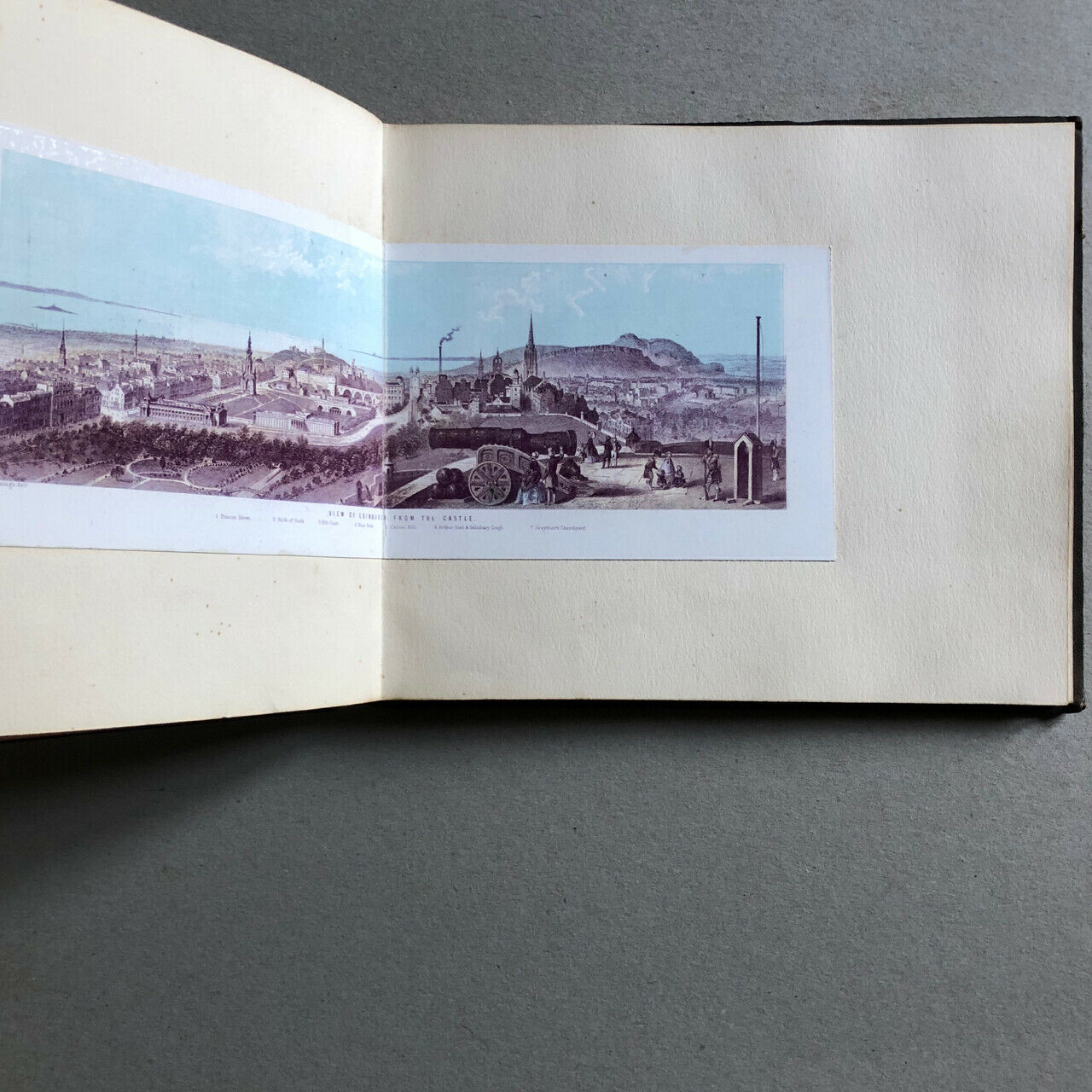 J. Ramage — The City of Edinburgh — Album de 10 lithographies couleur — c. 1850.