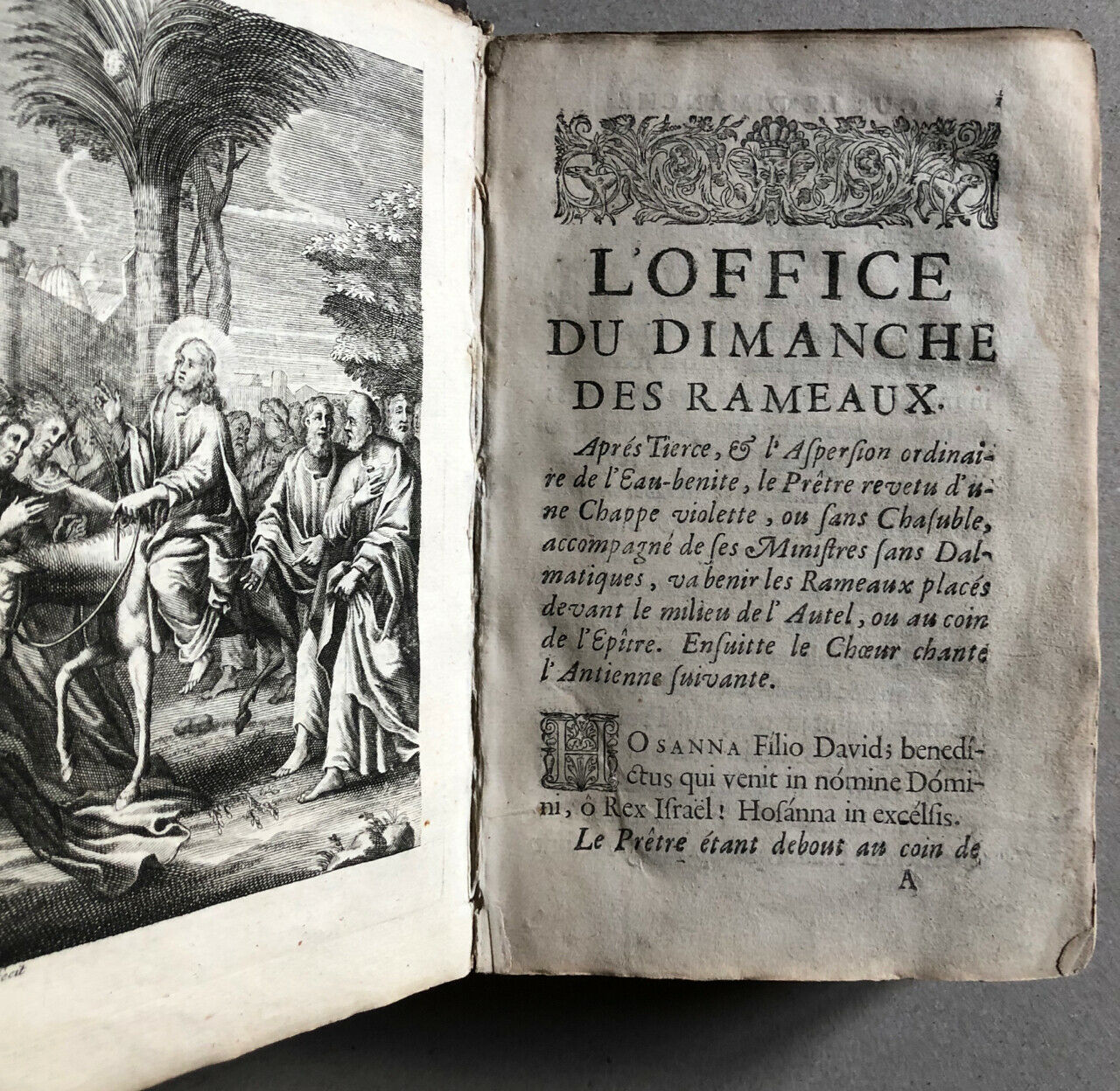 The Holy Week Office — binding with the arms of Louis XIV — Fosset — 1680.