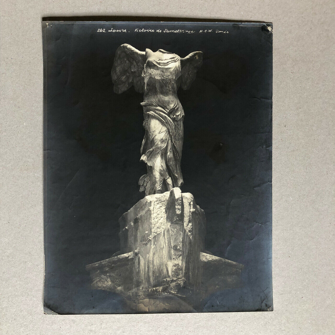 Victoire de Samothrace — Louvre — H.C.W. — Paris — 24 x 30 cm. — circa 1880.
