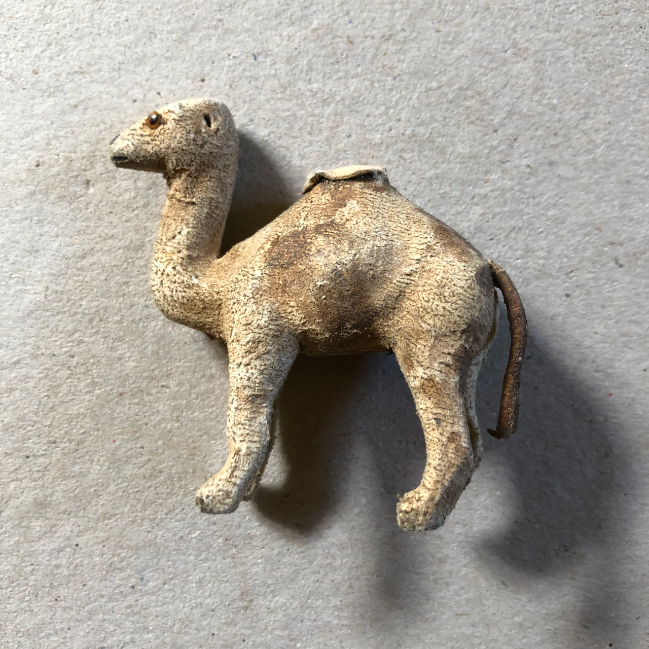 Ménagerie Napoléon III - Jouets : Animaux miniatures en bois et cuir en boîte.