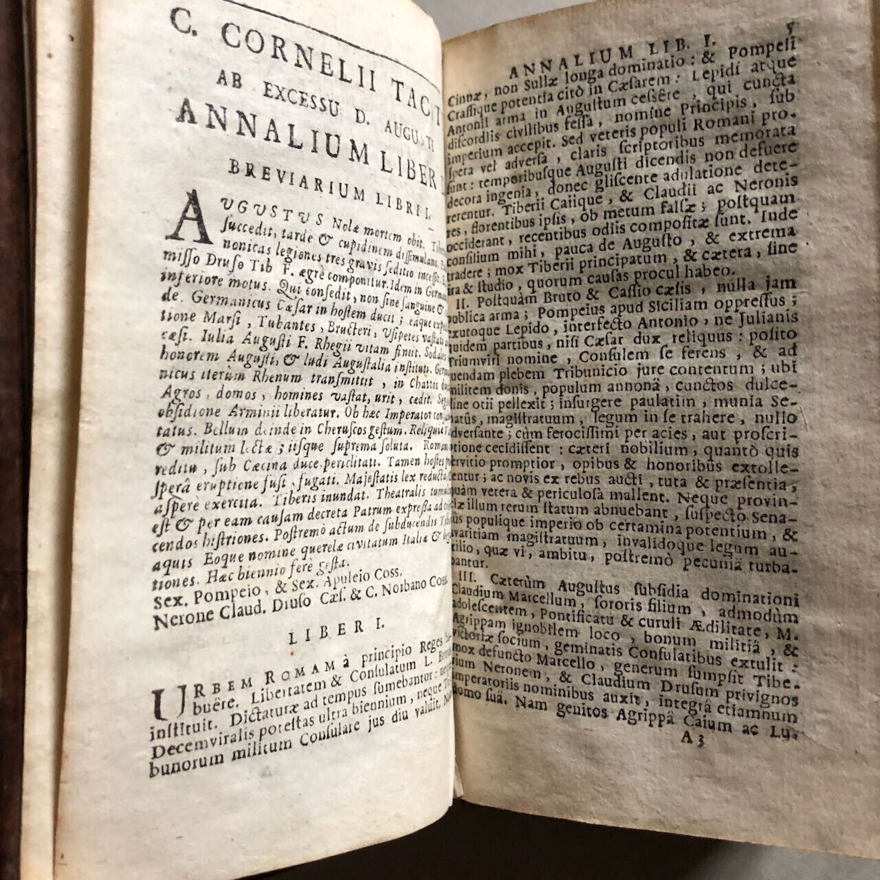 C. Cornelii Taciti annales et historiae — texte en latin seul — Lallemant — 1740