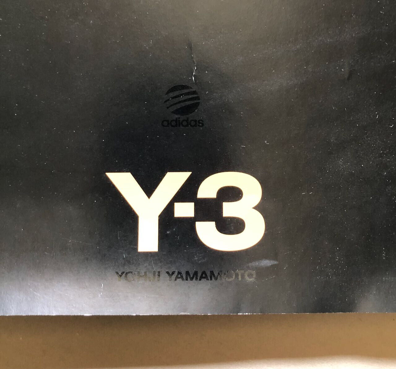 Y-3 — affiche publicitaire — Yohji Yamamoto x Adidas — campagne 2003 — 80x60 cm.