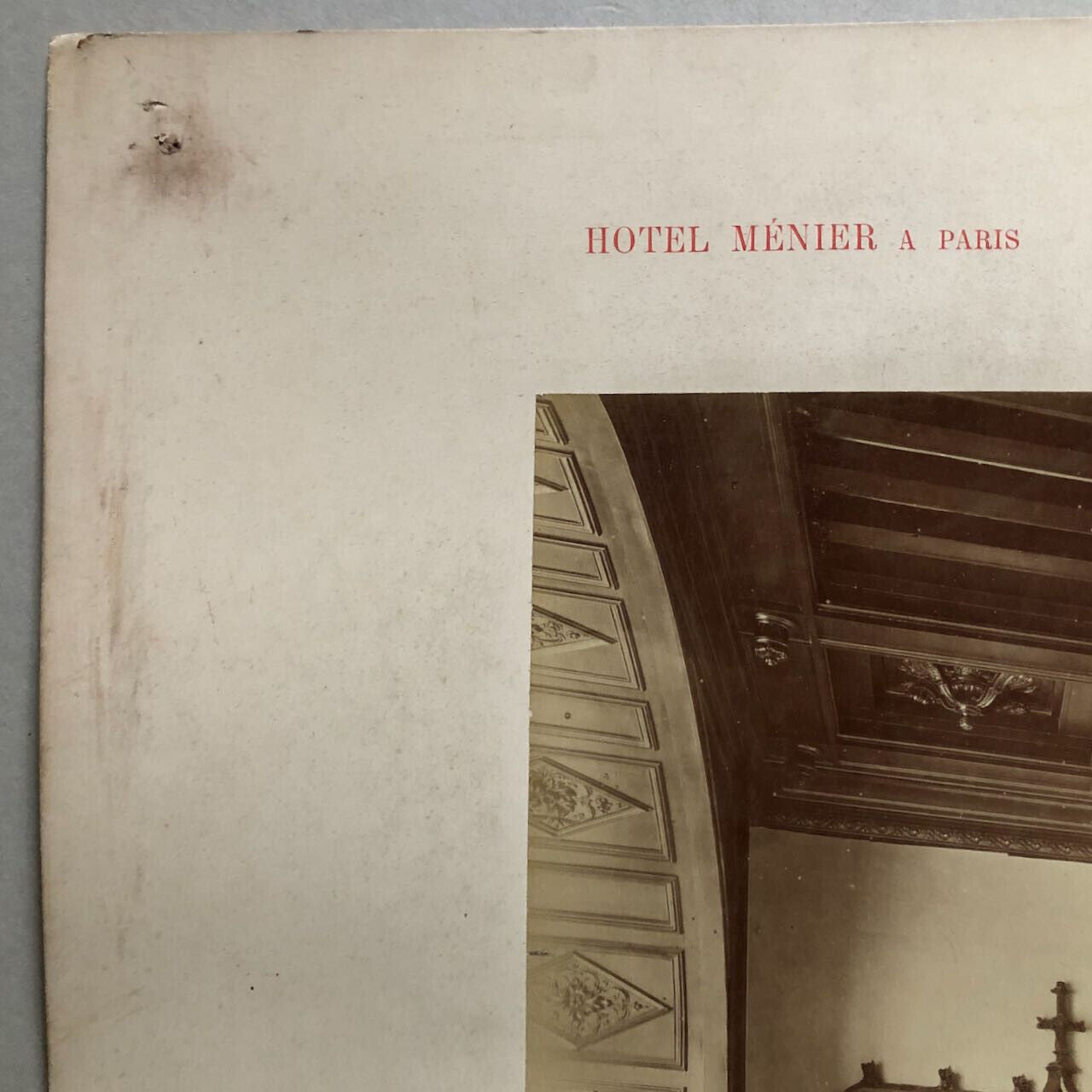 Intérieur de l'Hôtel Ménier/parc Monceau — tirage albuminé — 33x44 cm. — c. 1880