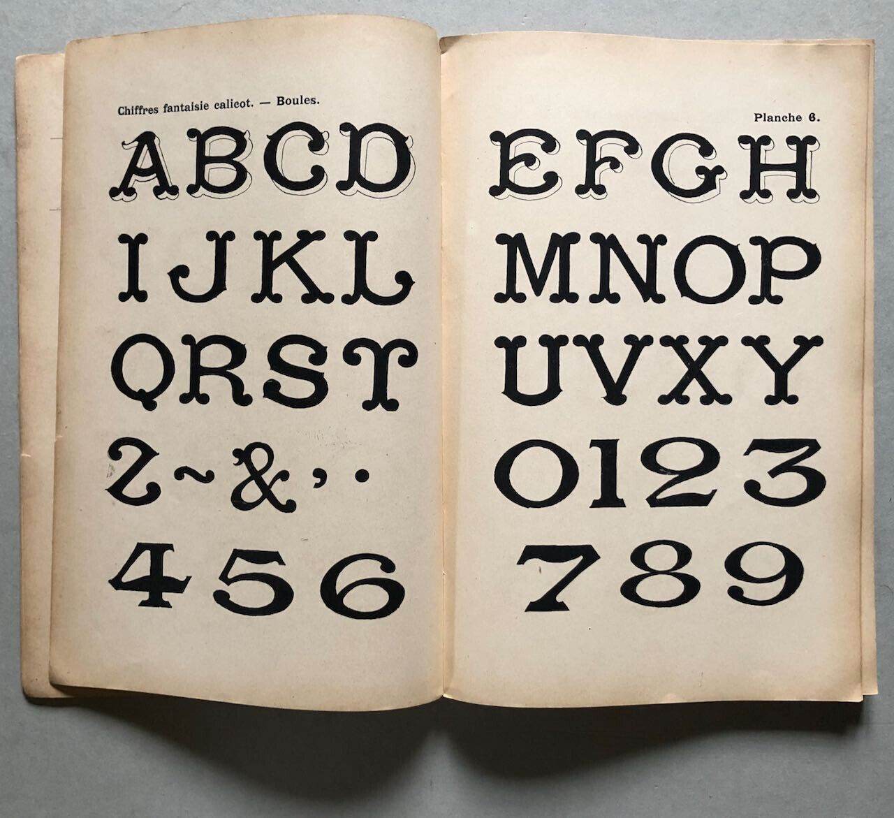 Eugène Véder — Le Peintre de lettres, attributs, armoiries, chiffres — Mulo 1928