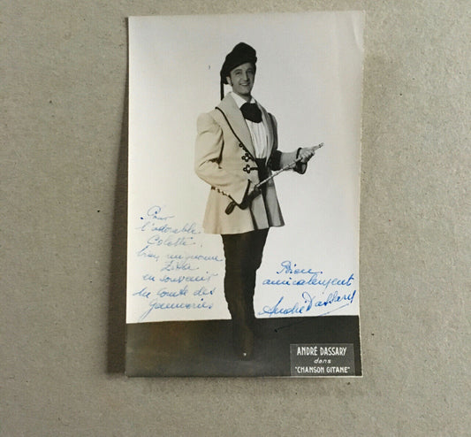 André Dassary dans "Chanson gitane" — photographie signée et dédicacée — 1946.
