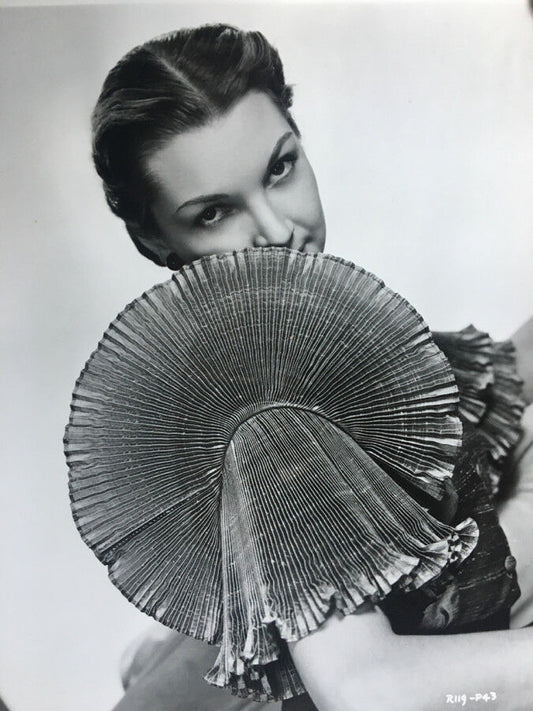 Éric Gray — Colette Marchand — Fan handle — silver print — 19.7 x 24.6