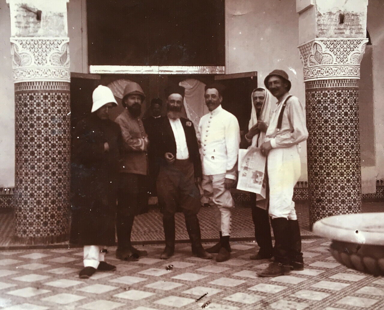 Old photograph — Morocco, colonies — Settlers &amp; dignitaries — 18x13 cm — 1912