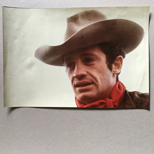 Jean-Paul Belmondo au foulard rouge & chapeau de cowboy — grand format — 32x46,5