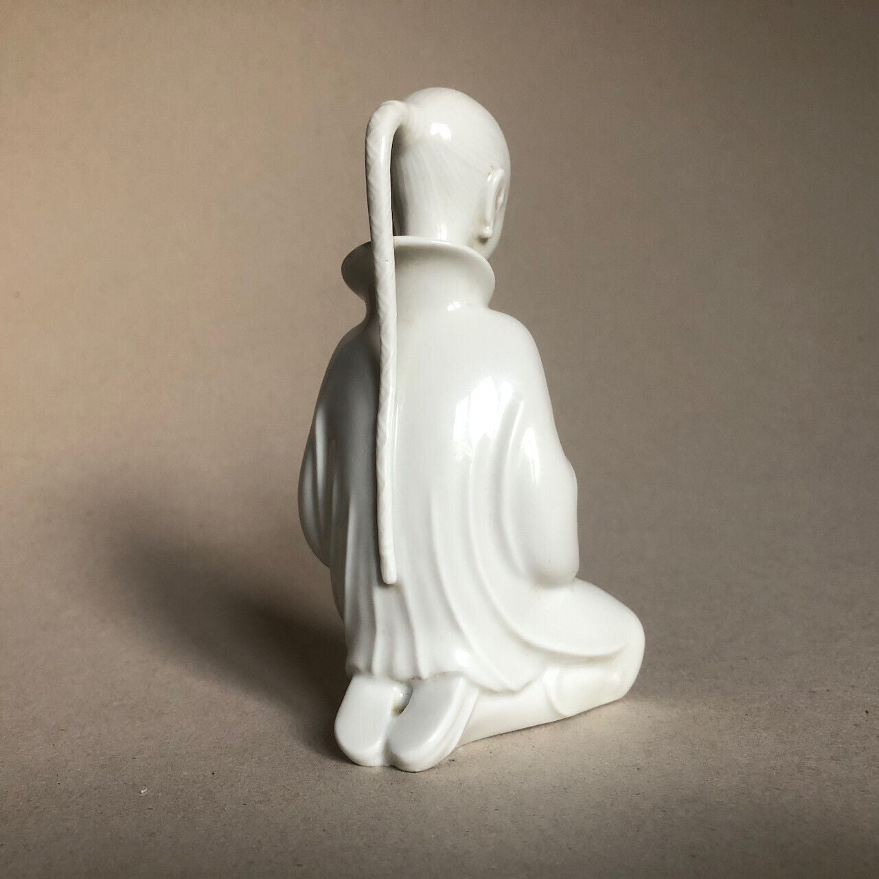 Royal Copenhague — Chinois fumant une pipe — sculpture en porcelaine numérotée