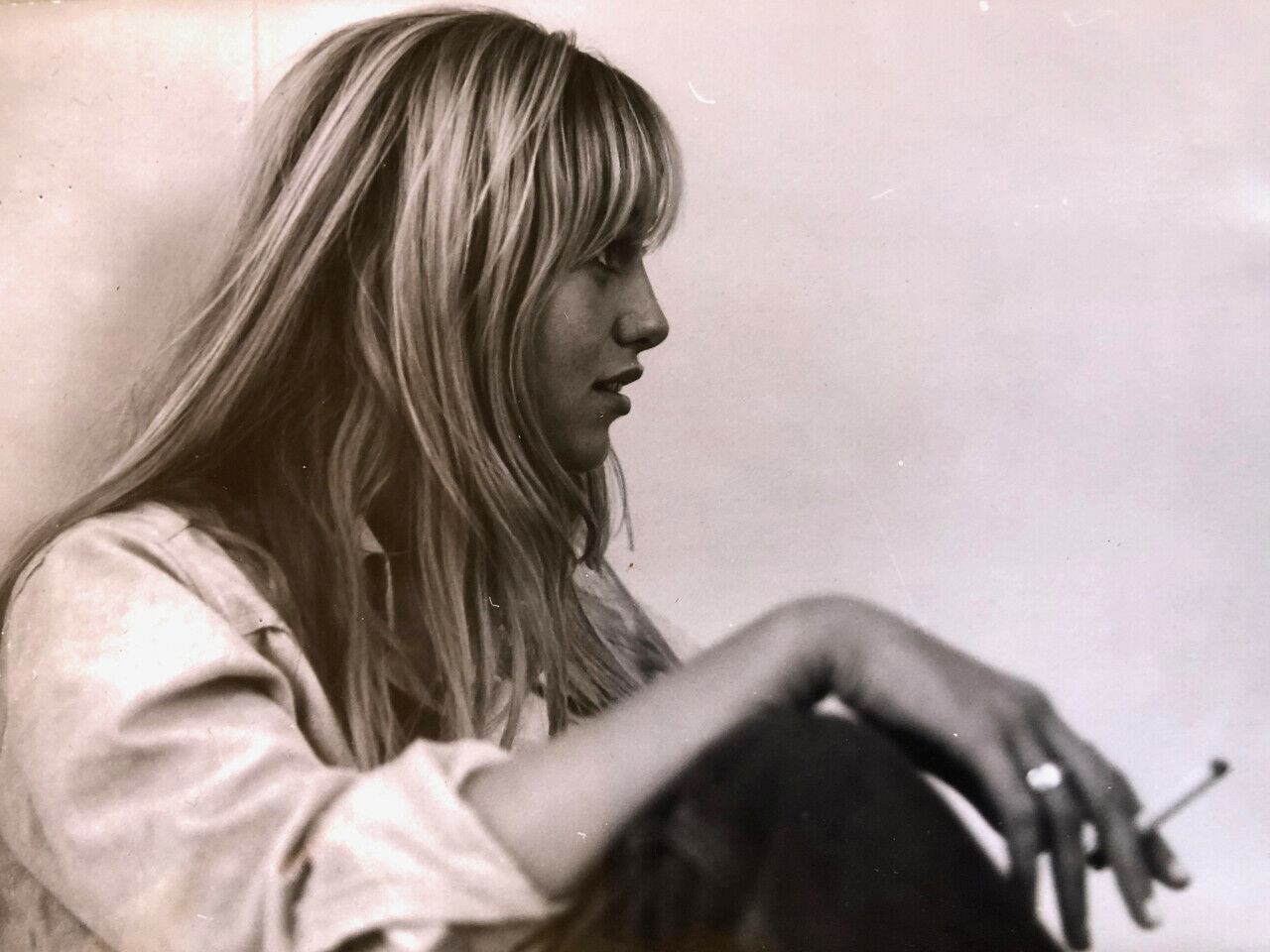 Susan George par Brian Aris — tirage argentique original — 12 x 16,5 cm. — 1971.