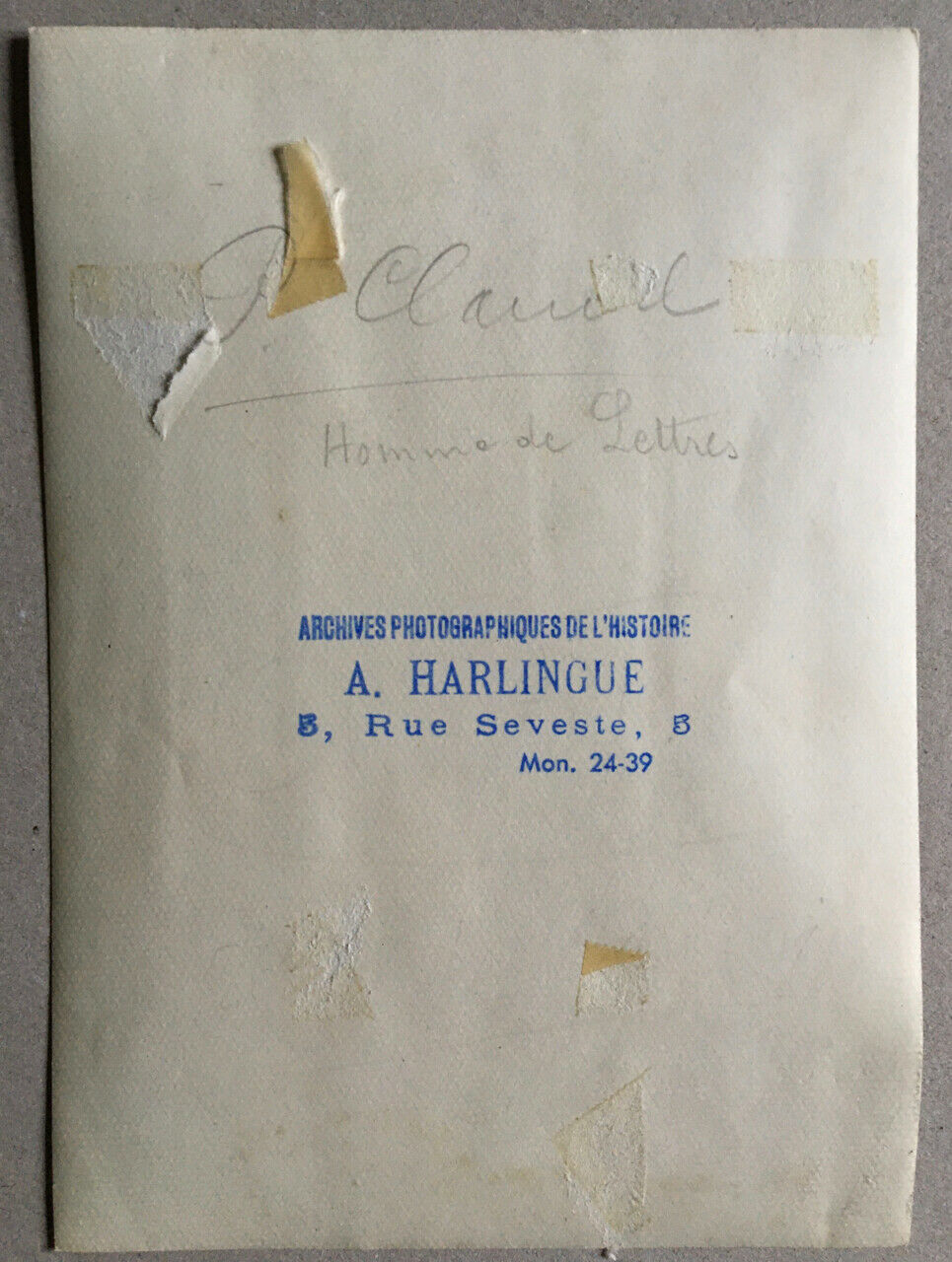 Paul Claudel — portrait photographique — timbre humide Harlingue —18x12,7 — 1928