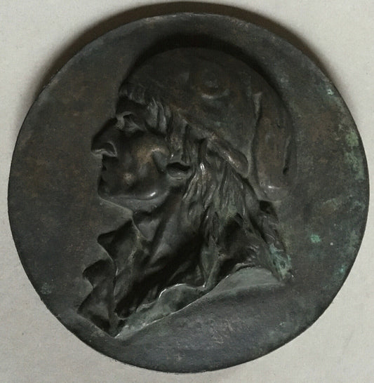 Marat coiffé du bonnet phrygien — Plaque en bronze à patine ancienne — Ø 21 cm.