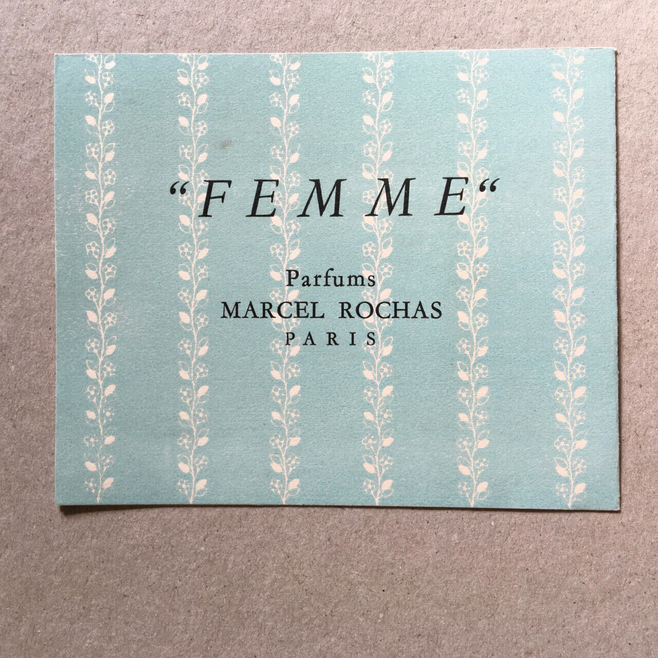 Marcel Rochas — Femme — Les parfums à travers la mode 1765-1945 — invitation.